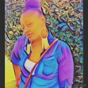 Meet your Posher, Delores